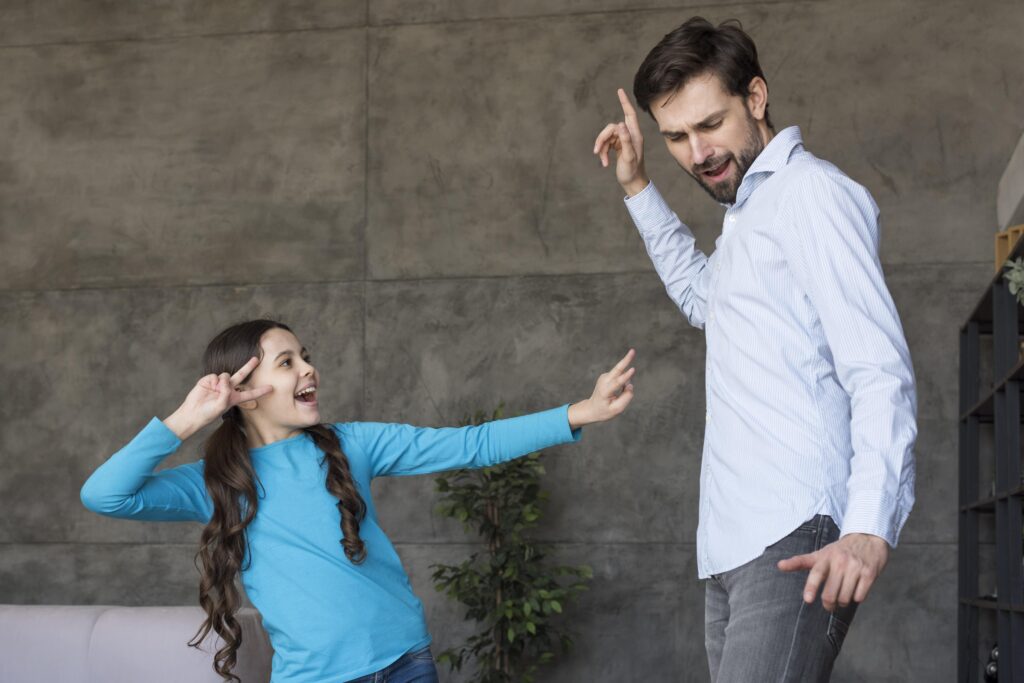 hombre feliz por divorcio mutuo o consesuado